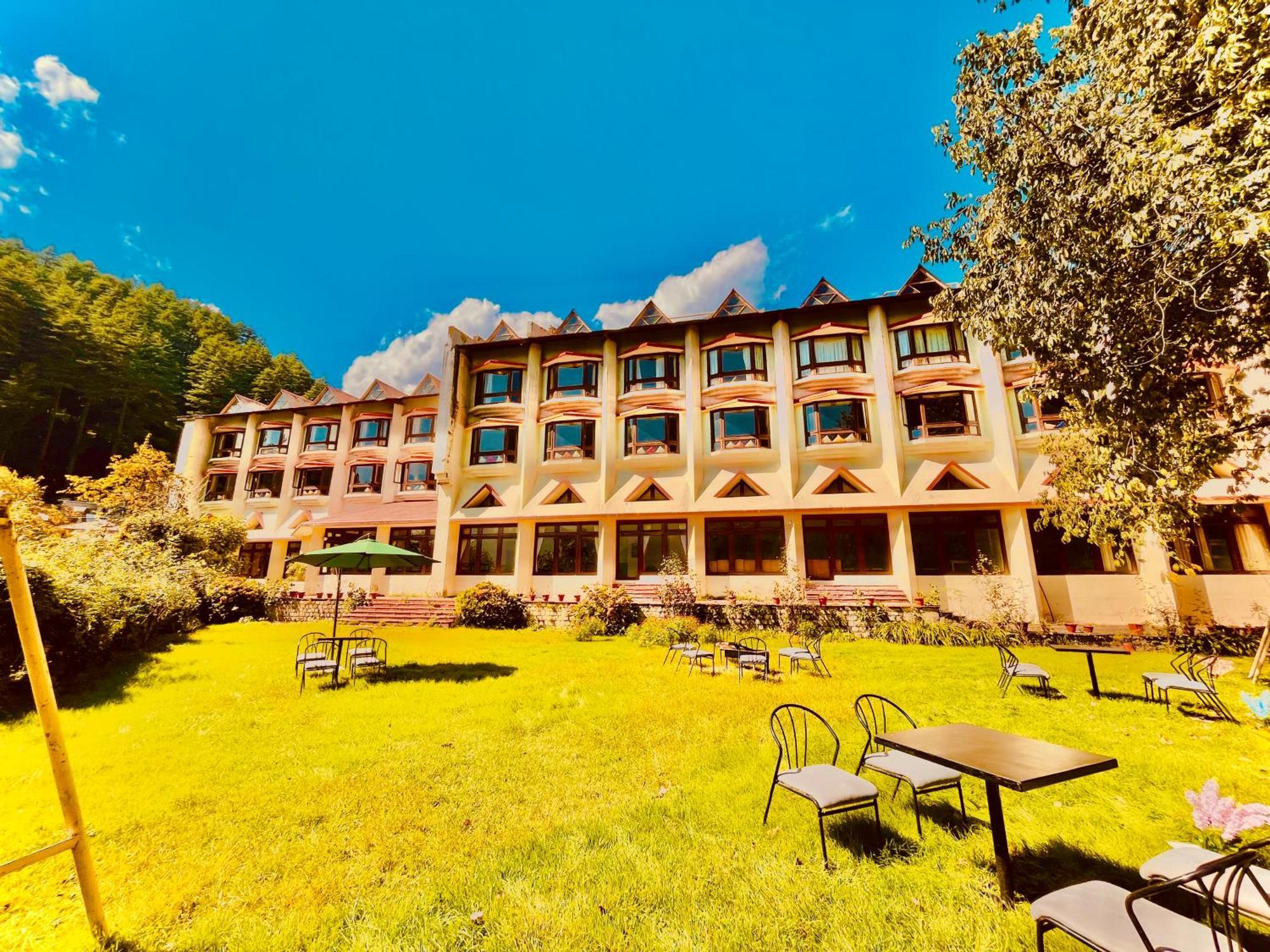 Sagar Resort !! Mountain View ! Luxury Stay ! Family Resort ! Private Parking ! Near Mall Road Manali  Exterior photo