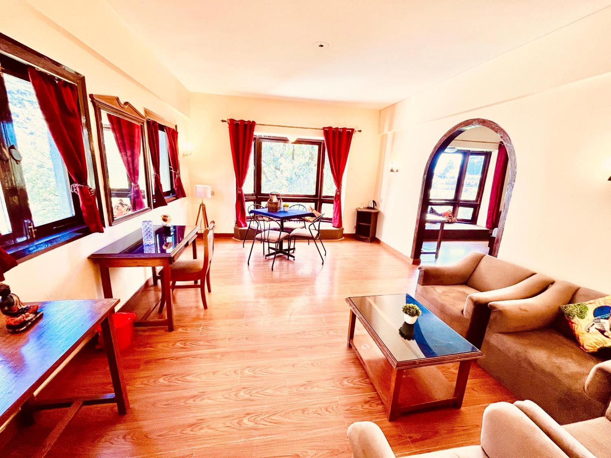 Sagar Resort !! Mountain View ! Luxury Stay ! Family Resort ! Private Parking ! Near Mall Road Manali  Exterior photo
