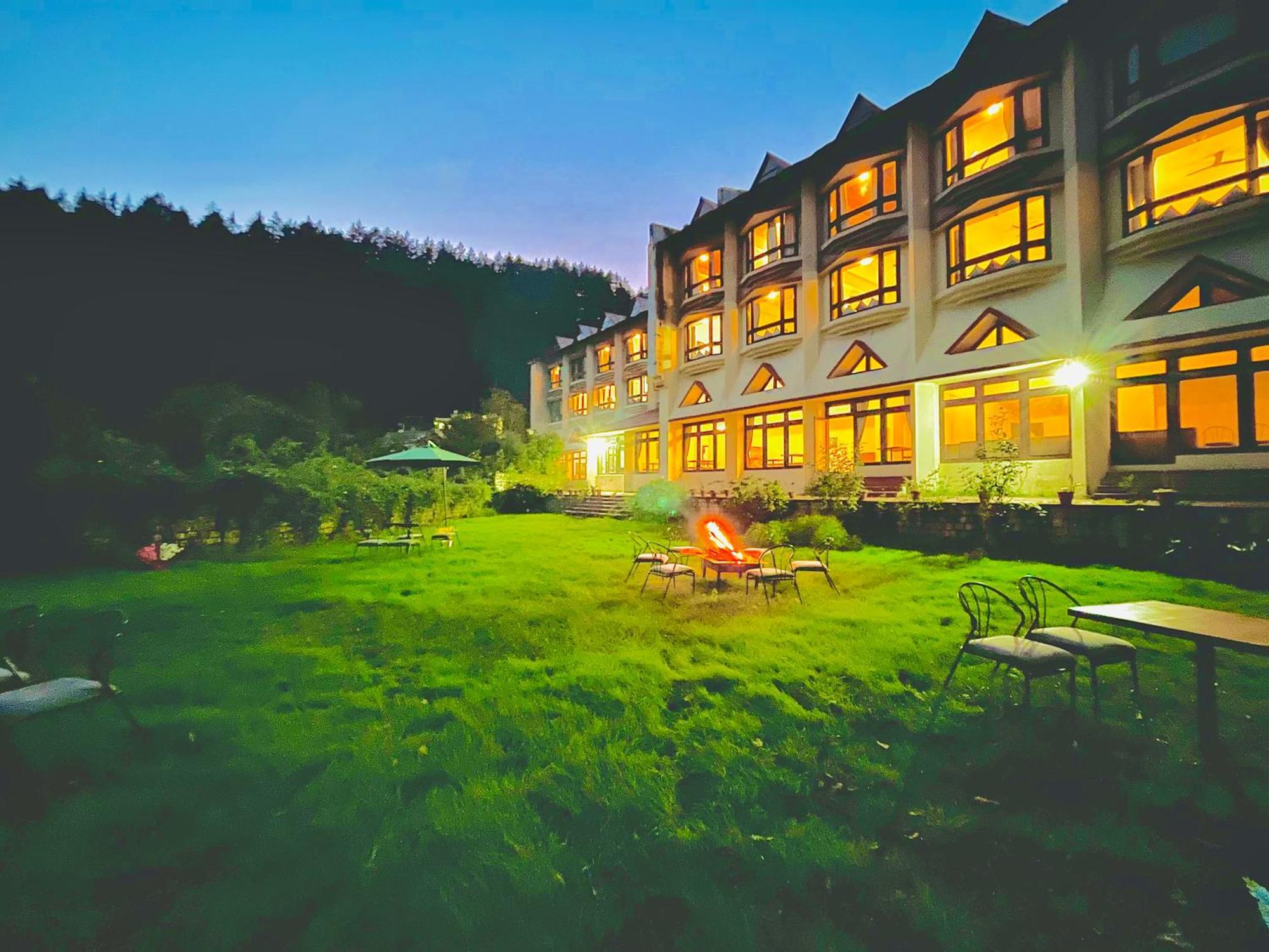 Sagar Resort !! Mountain View ! Luxury Stay ! Family Resort ! Private Parking ! Near Mall Road Manali  Exterior photo